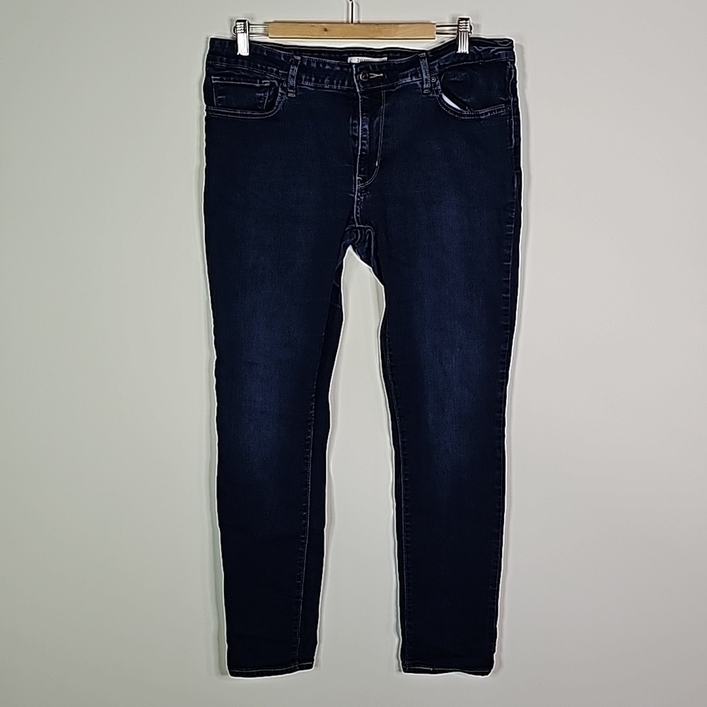 Levi's Size 33 Women's Skinny Blue Skinny Mid-rise Jeans